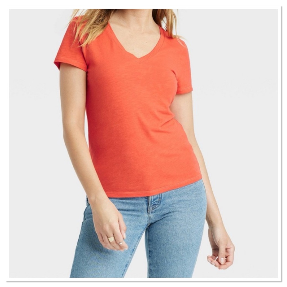 Universal Thread Women's Short Sleeve V-Neck Tee - Bright Orange